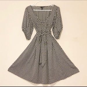 💕 H&M Black and White Graphic Swing Dress SZ12 💕